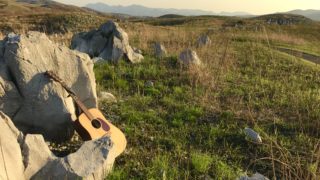 【演奏動画あり】カルスト台地で森の歌を。油谷青少年自然の家へ。キャンピングカーで森の旅314日目。