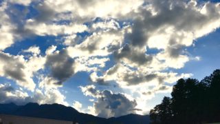 山梨の暑さをちゃんと感じて生きる。キャンピングカーで森の旅434日目。