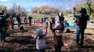 レポート、七里岩の森のようちえん～自分だけの竹カスタネットを作ろう＠山梨県韮崎市