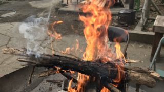 森のシンガーソングライターの山仕事！キャンピングカーで森の旅608日目、栃木県栃木市。