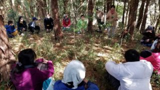 土を掘るだけで樹勢を回復させる庭師！レポ「ごろんコンサート&春の七草摘み@土気ダーチャフィールド」