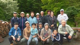 雨でも森は心地いい！レポート「森の歌会 in くずまき～達人の森へようこそ～2018」