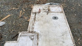 そして床だけになった。解体終了！キャンピングカーを自分で解体して組み立てたい14